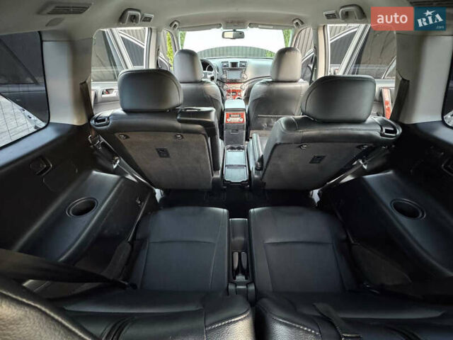 Серый Тойота Хайлендер, объемом двигателя 3.46 л и пробегом 206 тыс. км за 13800 $, фото 35 на Automoto.ua