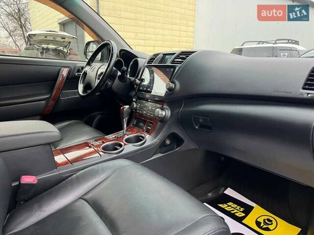 Сірий Тойота Хайлендер, об'ємом двигуна 3.46 л та пробігом 247 тис. км за 17900 $, фото 23 на Automoto.ua