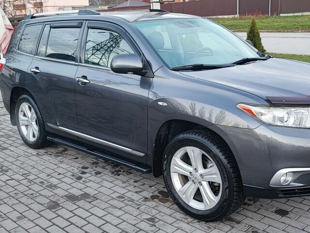 Сірий Тойота Хайлендер, об'ємом двигуна 2.2 л та пробігом 275 тис. км за 18300 $, фото 1 на Automoto.ua