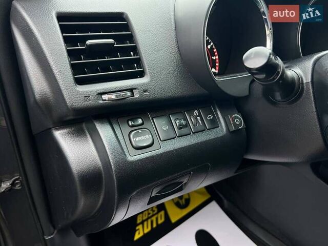 Сірий Тойота Хайлендер, об'ємом двигуна 3.46 л та пробігом 247 тис. км за 17900 $, фото 18 на Automoto.ua