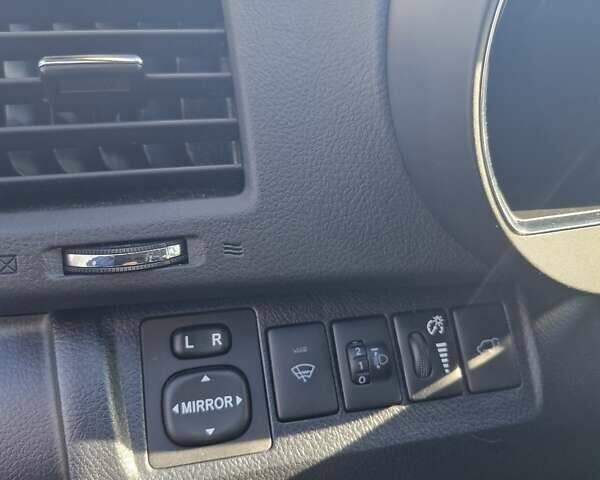 Серый Тойота Хайлендер, объемом двигателя 3.46 л и пробегом 164 тыс. км за 21000 $, фото 2 на Automoto.ua