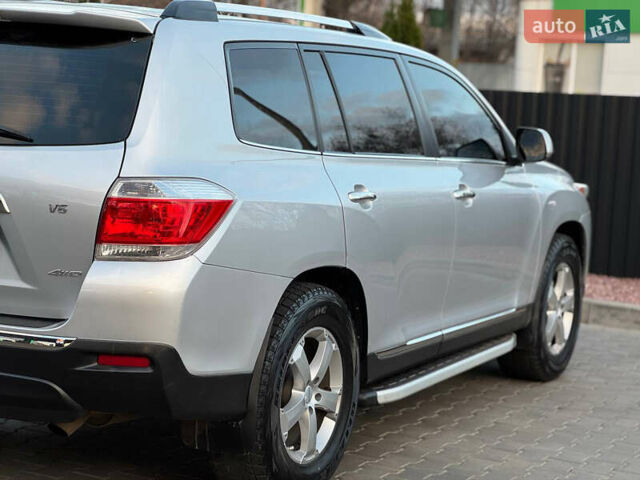 Серый Тойота Хайлендер, объемом двигателя 3.46 л и пробегом 206 тыс. км за 13800 $, фото 15 на Automoto.ua