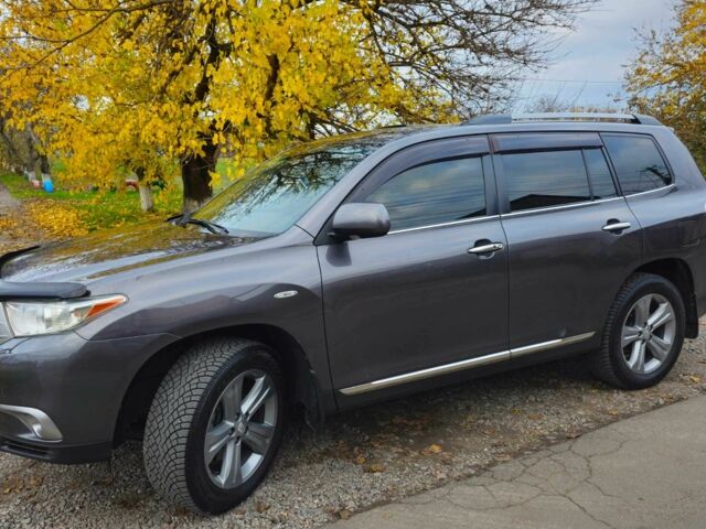 Серый Тойота Хайлендер, объемом двигателя 3.5 л и пробегом 155 тыс. км за 19500 $, фото 4 на Automoto.ua