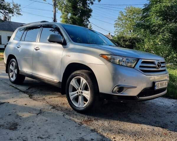 Серый Тойота Хайлендер, объемом двигателя 3.46 л и пробегом 265 тыс. км за 16400 $, фото 5 на Automoto.ua