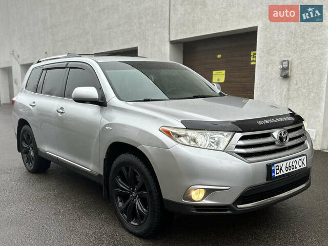 Серый Тойота Хайлендер, объемом двигателя 3.46 л и пробегом 290 тыс. км за 14999 $, фото 2 на Automoto.ua