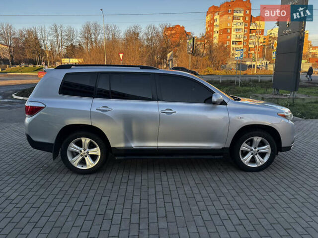 Серый Тойота Хайлендер, объемом двигателя 3.5 л и пробегом 244 тыс. км за 14000 $, фото 13 на Automoto.ua