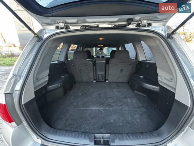 Серый Тойота Хайлендер, объемом двигателя 3.5 л и пробегом 244 тыс. км за 14000 $, фото 24 на Automoto.ua