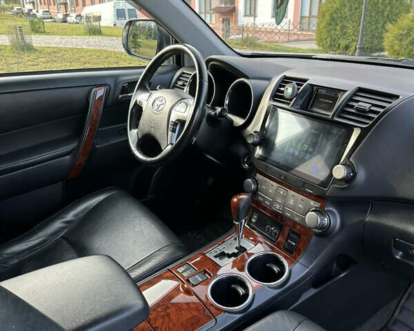 Серый Тойота Хайлендер, объемом двигателя 3.46 л и пробегом 290 тыс. км за 14999 $, фото 53 на Automoto.ua