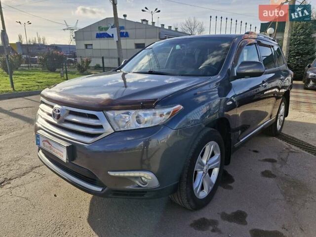 Серый Тойота Хайлендер, объемом двигателя 3.5 л и пробегом 272 тыс. км за 16999 $, фото 2 на Automoto.ua