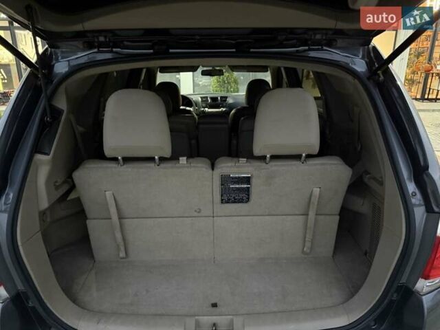 Серый Тойота Хайлендер, объемом двигателя 3.46 л и пробегом 205 тыс. км за 12700 $, фото 20 на Automoto.ua