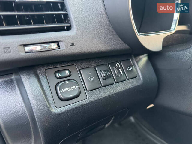 Серый Тойота Хайлендер, объемом двигателя 3.46 л и пробегом 206 тыс. км за 13800 $, фото 32 на Automoto.ua