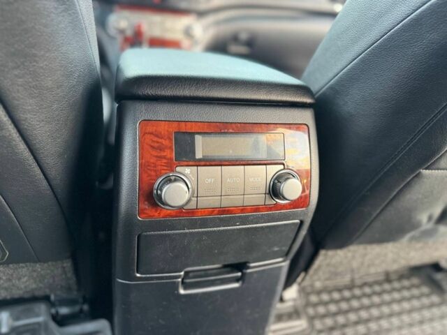 Серый Тойота Хайлендер, объемом двигателя 3.5 л и пробегом 206 тыс. км за 13800 $, фото 12 на Automoto.ua