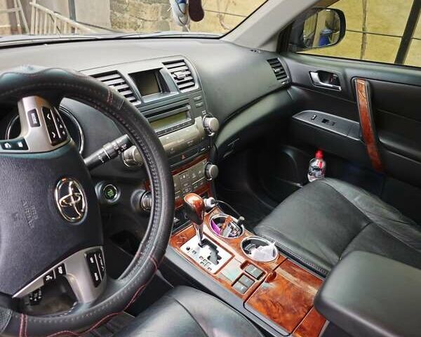 Сірий Тойота Хайлендер, об'ємом двигуна 3.5 л та пробігом 154 тис. км за 20400 $, фото 7 на Automoto.ua