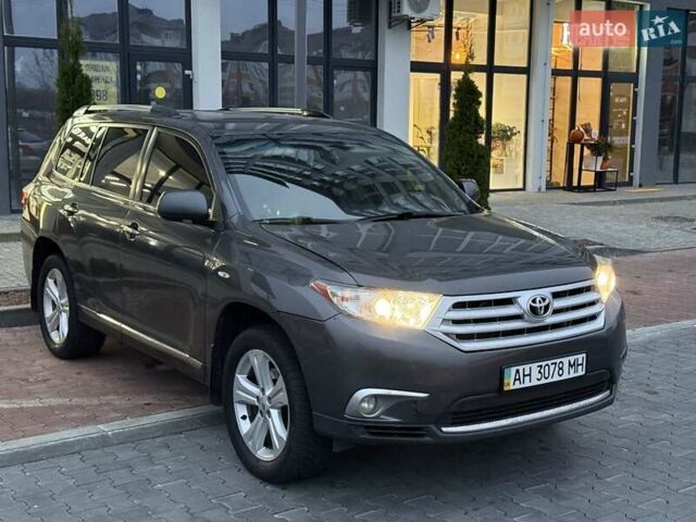 Серый Тойота Хайлендер, объемом двигателя 3.46 л и пробегом 205 тыс. км за 12700 $, фото 9 на Automoto.ua