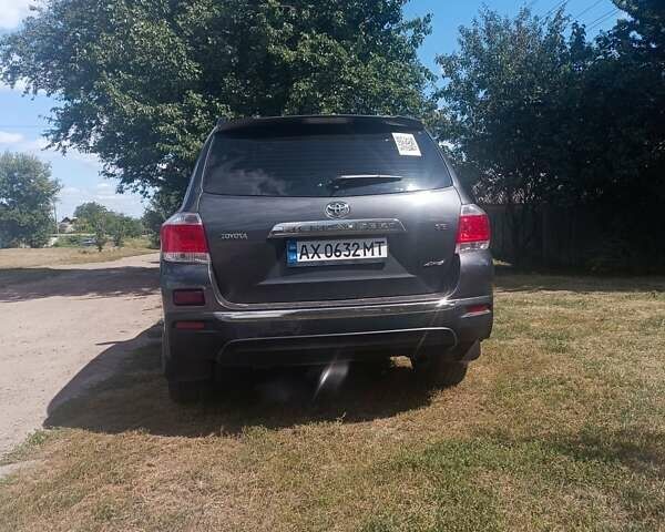 Серый Тойота Хайлендер, объемом двигателя 3.46 л и пробегом 290 тыс. км за 16000 $, фото 7 на Automoto.ua