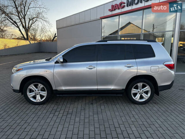 Серый Тойота Хайлендер, объемом двигателя 3.5 л и пробегом 244 тыс. км за 14000 $, фото 5 на Automoto.ua