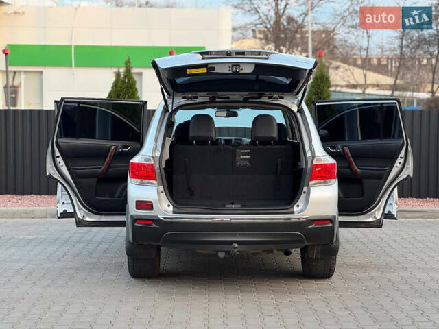 Серый Тойота Хайлендер, объемом двигателя 3.46 л и пробегом 206 тыс. км за 13800 $, фото 20 на Automoto.ua
