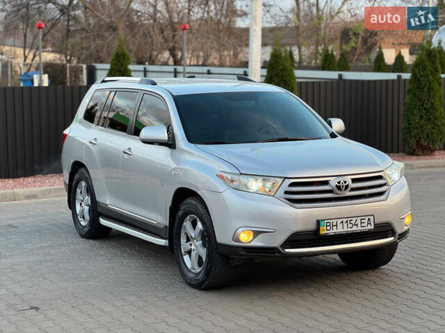 Серый Тойота Хайлендер, объемом двигателя 3.46 л и пробегом 206 тыс. км за 13800 $, фото 1 на Automoto.ua