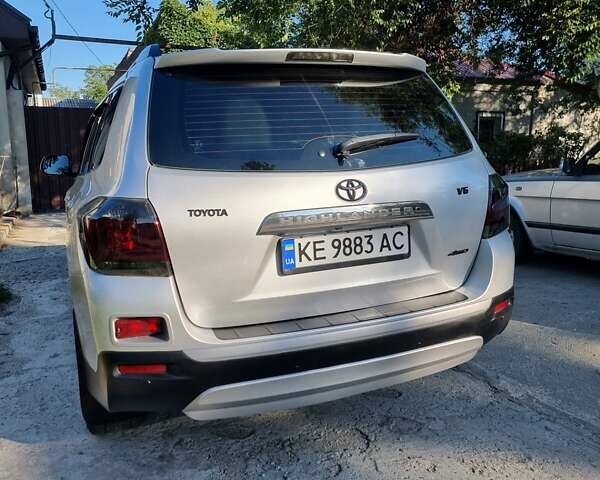 Серый Тойота Хайлендер, объемом двигателя 3.46 л и пробегом 265 тыс. км за 16400 $, фото 7 на Automoto.ua