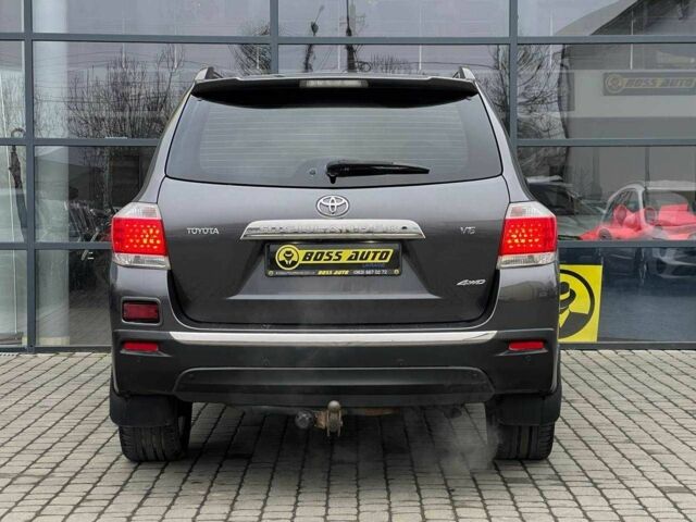 Сірий Тойота Хайлендер, об'ємом двигуна 3.5 л та пробігом 247 тис. км за 1790 $, фото 5 на Automoto.ua