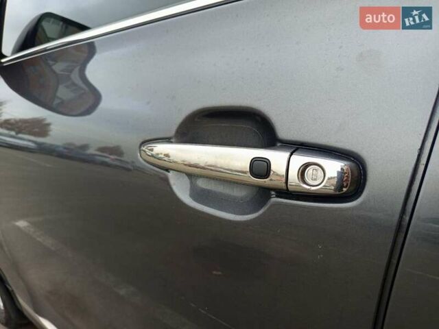 Сірий Тойота Хайлендер, об'ємом двигуна 3.46 л та пробігом 202 тис. км за 13000 $, фото 11 на Automoto.ua