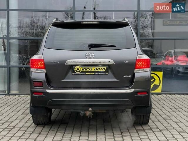 Сірий Тойота Хайлендер, об'ємом двигуна 3.46 л та пробігом 247 тис. км за 17900 $, фото 5 на Automoto.ua