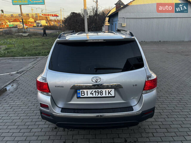 Серый Тойота Хайлендер, объемом двигателя 3.5 л и пробегом 244 тыс. км за 14000 $, фото 9 на Automoto.ua