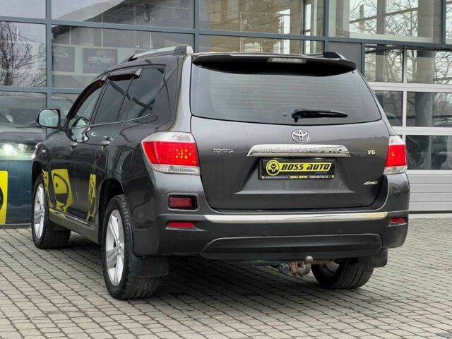 Сірий Тойота Хайлендер, об'ємом двигуна 3.5 л та пробігом 247 тис. км за 1790 $, фото 4 на Automoto.ua