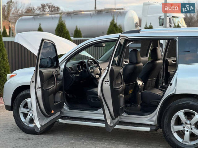 Серый Тойота Хайлендер, объемом двигателя 3.46 л и пробегом 206 тыс. км за 13800 $, фото 24 на Automoto.ua