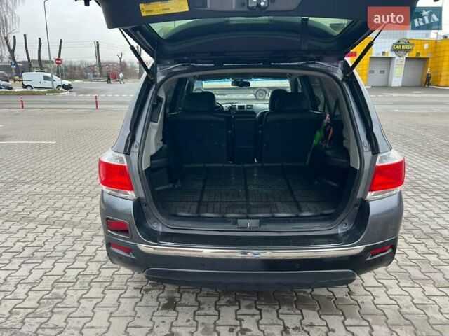 Серый Тойота Хайлендер, объемом двигателя 3.46 л и пробегом 252 тыс. км за 16900 $, фото 8 на Automoto.ua