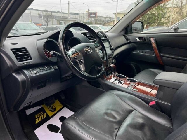 Сірий Тойота Хайлендер, об'ємом двигуна 3.5 л та пробігом 247 тис. км за 1790 $, фото 10 на Automoto.ua