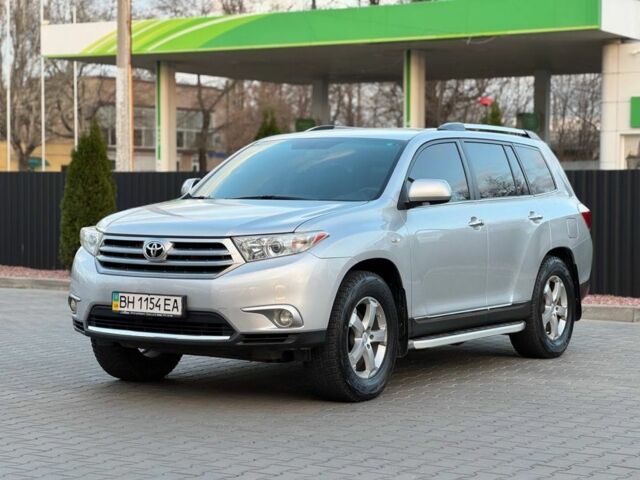 Серый Тойота Хайлендер, объемом двигателя 3.5 л и пробегом 206 тыс. км за 13800 $, фото 3 на Automoto.ua