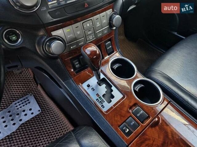 Серый Тойота Хайлендер, объемом двигателя 3.5 л и пробегом 272 тыс. км за 16999 $, фото 26 на Automoto.ua