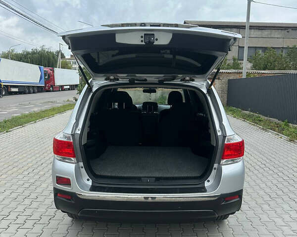 Сірий Тойота Хайлендер, об'ємом двигуна 3.46 л та пробігом 171 тис. км за 15300 $, фото 8 на Automoto.ua