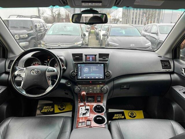 Сірий Тойота Хайлендер, об'ємом двигуна 3.5 л та пробігом 247 тис. км за 1790 $, фото 11 на Automoto.ua