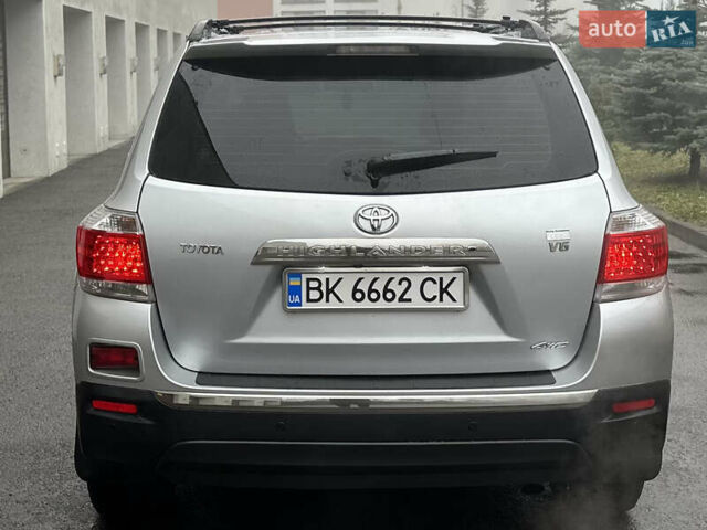Серый Тойота Хайлендер, объемом двигателя 3.46 л и пробегом 290 тыс. км за 14999 $, фото 7 на Automoto.ua
