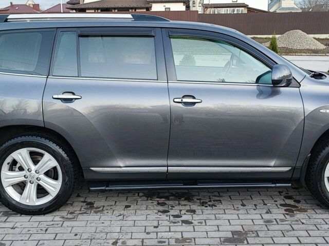 Сірий Тойота Хайлендер, об'ємом двигуна 2.2 л та пробігом 275 тис. км за 18300 $, фото 4 на Automoto.ua