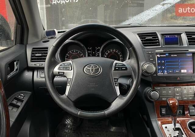 Серый Тойота Хайлендер, объемом двигателя 3.46 л и пробегом 204 тыс. км за 16619 $, фото 8 на Automoto.ua