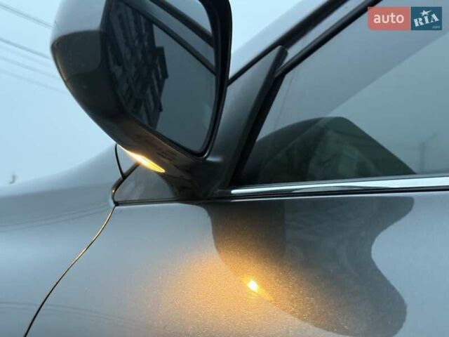 Серый Тойота Хайлендер, объемом двигателя 3.46 л и пробегом 205 тыс. км за 12700 $, фото 3 на Automoto.ua