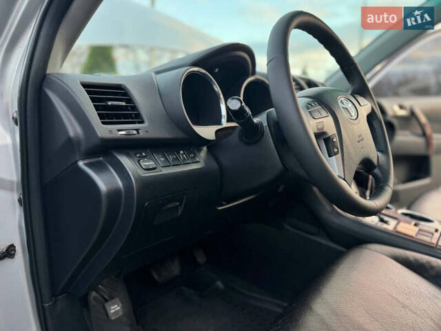 Серый Тойота Хайлендер, объемом двигателя 3.46 л и пробегом 206 тыс. км за 13800 $, фото 31 на Automoto.ua