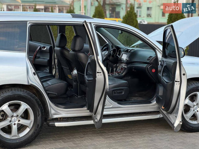 Серый Тойота Хайлендер, объемом двигателя 3.46 л и пробегом 206 тыс. км за 13800 $, фото 47 на Automoto.ua