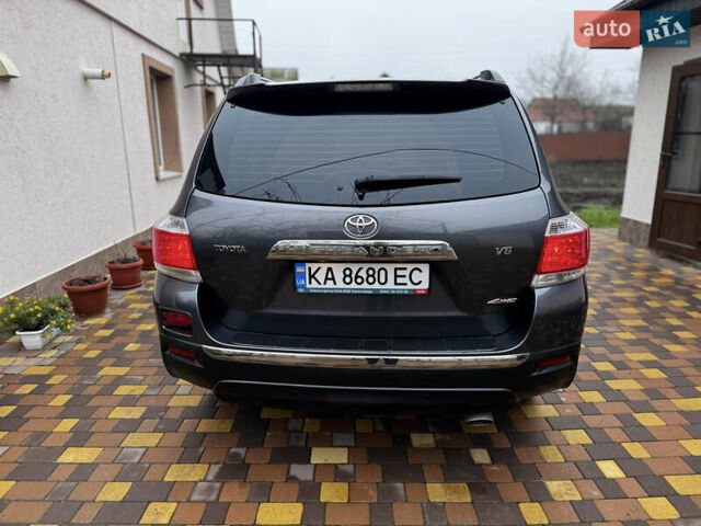 Серый Тойота Хайлендер, объемом двигателя 3.5 л и пробегом 180 тыс. км за 20500 $, фото 5 на Automoto.ua