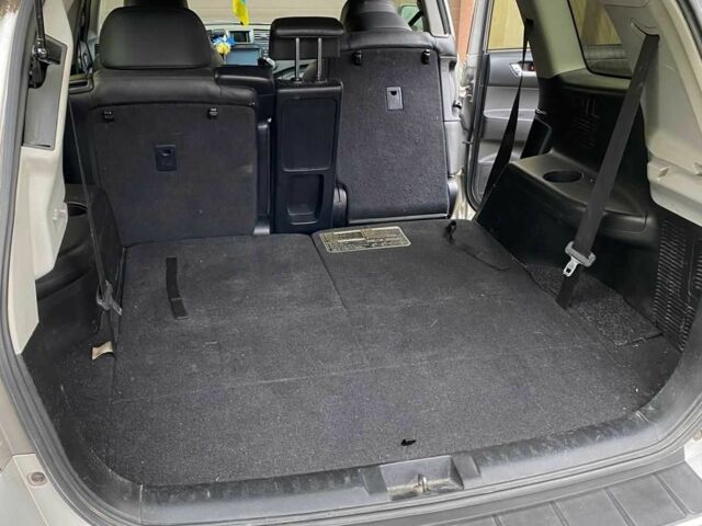 Серый Тойота Хайлендер, объемом двигателя 0 л и пробегом 158 тыс. км за 15200 $, фото 6 на Automoto.ua