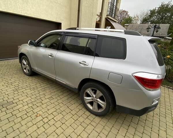 Сірий Тойота Хайлендер, об'ємом двигуна 3.46 л та пробігом 158 тис. км за 15200 $, фото 8 на Automoto.ua