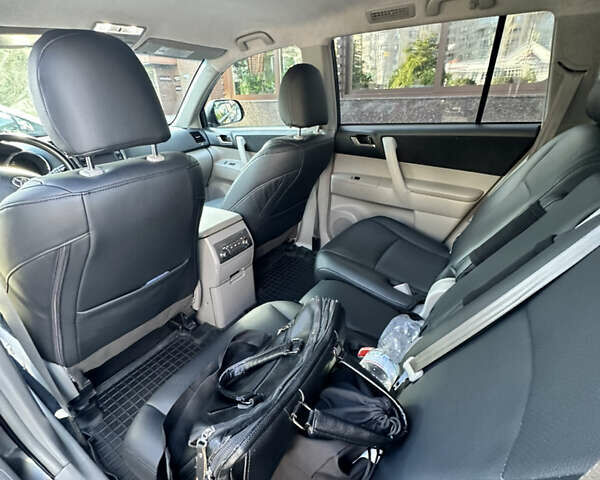 Серый Тойота Хайлендер, объемом двигателя 3.46 л и пробегом 143 тыс. км за 17700 $, фото 6 на Automoto.ua