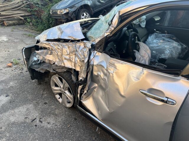 Серый Тойота Хайлендер, объемом двигателя 0 л и пробегом 186 тыс. км за 7000 $, фото 1 на Automoto.ua