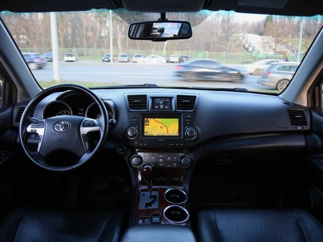 Серый Тойота Хайлендер, объемом двигателя 3.5 л и пробегом 134 тыс. км за 18900 $, фото 11 на Automoto.ua