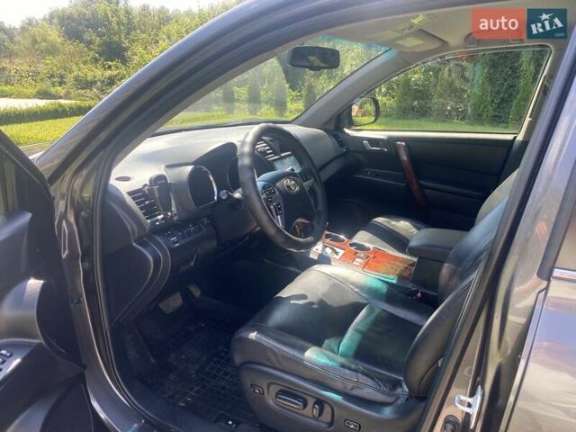 Серый Тойота Хайлендер, объемом двигателя 3.46 л и пробегом 210 тыс. км за 17900 $, фото 12 на Automoto.ua
