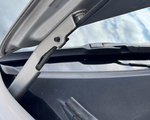 Серый Тойота Хайлендер, объемом двигателя 3.46 л и пробегом 212 тыс. км за 17600 $, фото 14 на Automoto.ua