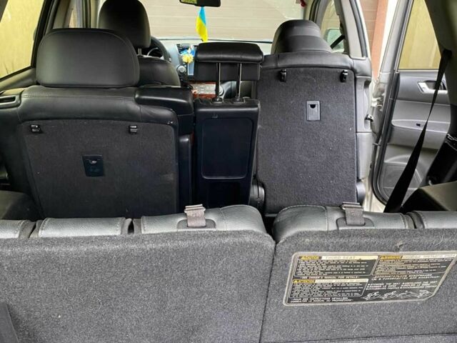 Серый Тойота Хайлендер, объемом двигателя 0 л и пробегом 158 тыс. км за 15200 $, фото 7 на Automoto.ua